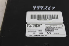 Load image into Gallery viewer, CD CHANGER BMW 740i 750i 1999 99 00 01 - 999267

