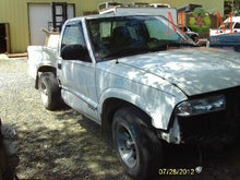 Load image into Gallery viewer, FRONT WINDOW REGULATOR Blazer envoy S10 Bravada 1994 94 95 96 97 - 00 Right - MM617952
