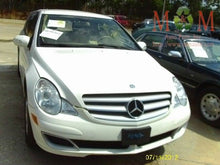 Load image into Gallery viewer, FRONT TEMPERATURE CONTROLS R320 R350 R500 R63 2007 07 2008 08 - MM610576
