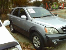 Load image into Gallery viewer, RADIO Kia Sorento 2003 03 2004 04 2005 05 2006 06 - MM641472

