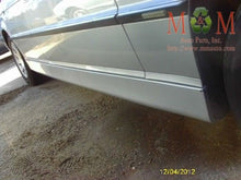 Load image into Gallery viewer, CD CHANGER BMW 740i 750i 1999 99 00 01 - MM647435
