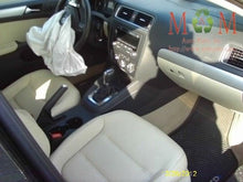 Load image into Gallery viewer, Radio Jetta 2011 11 2012 12 2013 13 AM FM CD - MM650269
