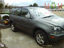 Load image into Gallery viewer, CD CHANGER Lexus RX300 1999 99 2000 00 01 02 03 - MM654058
