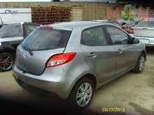 Load image into Gallery viewer, TRANSMISSION Mazda 2 2011 11 2012 12 2013 13 2014 14 - MM671457
