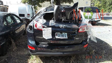 Load image into Gallery viewer, FRONT DOOR WINDOW REGULATOR POWER Hyundai Santa Fe 10 11 12 Right - MM716666
