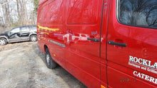Load image into Gallery viewer, AC A/C AIR CONDITIONING COMPRESSOR Sprinter 2500 Sprinter 3500 02-06 - MM746209
