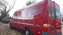 Load image into Gallery viewer, AC A/C AIR CONDITIONING COMPRESSOR Sprinter 2500 Sprinter 3500 02-06 - MM746209
