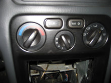 Load image into Gallery viewer, WIPER MOTOR MITSUBISHI GALANT 1994 94 1995 95 96 97 98 - 18106
