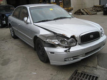 Load image into Gallery viewer, SPEEDOMETER CLUSTER Hyundai Sonata 2002 02 Manaul - 31189
