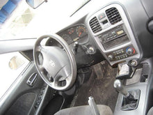 Load image into Gallery viewer, SPEEDOMETER CLUSTER Hyundai Sonata 2002 02 Manaul - 31189

