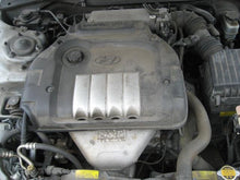 Load image into Gallery viewer, SPEEDOMETER CLUSTER Hyundai Sonata 2002 02 Manaul - 31189
