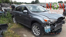 Load image into Gallery viewer, [INVENTORYCAR_YEAR_MAKE_MODEL] TRANSFER CASE - MM770229
