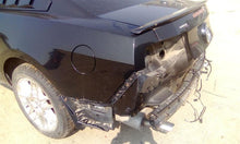 Load image into Gallery viewer, RADIATOR FAN ASSEMBLY Mustang 2005 05 2006 06 07 08 09 10 11 12 13 - CTL329359
