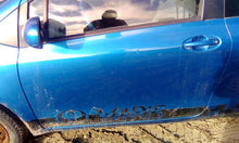 Load image into Gallery viewer, RADIATOR FAN ASSEMBLY Yaris 2006 06 2007 07 2008 08 09 10 11 12 13 - CTL336879
