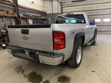 Load image into Gallery viewer, RADIATOR Silverado 1500 Pickup Sierra 1500 Pickup 05-13 AT - DG79642
