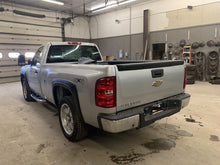 Load image into Gallery viewer, RADIATOR Silverado 1500 Pickup Sierra 1500 Pickup 05-13 AT - DG79642
