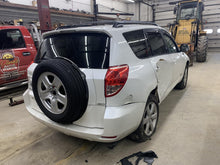 Load image into Gallery viewer, AC CONDENSOR Toyota Rav4 06 07 08 09 10 11 12 - DG101855
