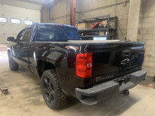 Load image into Gallery viewer, [INVENTORYCAR_YEAR_MAKE_MODEL] RADIATOR FAN ASSEMBLY - DG107169
