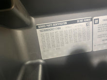 Load image into Gallery viewer, RADIATOR Silverado 1500 Pickup Sierra 1500 Pickup 14 15 16 17 - DG107168
