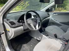 Load image into Gallery viewer, WINDSHIELD WIPER TRANSMISSION Accent 12 13 14 15 16 17 - DG111073
