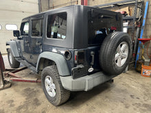 Load image into Gallery viewer, AC A/C AIR CONDITIONING COMPRESSOR Wrangler 07 08 09 10 11 - DG112958

