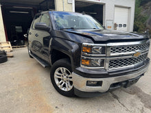 Load image into Gallery viewer, RADIATOR Silverado 1500 Pickup Sierra 1500 Pickup 14 15 16 17 - DG117598
