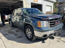 Load image into Gallery viewer, [INVENTORYCAR_YEAR_MAKE_MODEL] RADIATOR - DG120701

