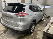 Load image into Gallery viewer, AC A/C AIR CONDITIONING COMPRESSOR Nissan Rogue 14 15 16 - DG123072
