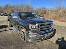 Load image into Gallery viewer, [INVENTORYCAR_YEAR_MAKE_MODEL] RADIATOR - DG125199
