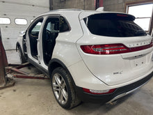 Load image into Gallery viewer, Tail Lamp Light Lincoln MKC 2015 - DG128381
