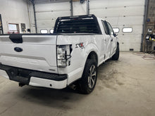 Load image into Gallery viewer, [INVENTORYCAR_YEAR_MAKE_MODEL] RADIATOR FAN ASSEMBLY - DG129905
