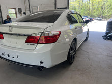 Load image into Gallery viewer, AC A/C AIR CONDITIONING COMPRESSOR Honda Accord 13 14 15 16 - DG131055
