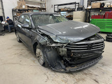 Load image into Gallery viewer, AC Compressor Volkswagen Jetta 2019 - DG131268
