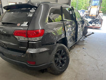 Load image into Gallery viewer, Steering Wheel  GRAND CHEROKEE 2017 - DG131408
