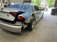 Load image into Gallery viewer, AC A/C AIR CONDITIONING COMPRESSOR Atlas Beetle Passat 18-20 - DG132449
