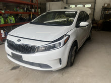 Load image into Gallery viewer, AC A/C AIR CONDITIONING COMPRESSOR Elantra Forte 13 14 15 16 - DG133726
