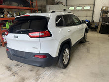 Load image into Gallery viewer, AC A/C AIR CONDITIONING COMPRESSOR Cherokee 200 2014-2020 - DG135082
