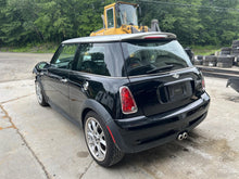 Load image into Gallery viewer, AC COMPRESSOR Mini Cooper 2002 02 2003 03 04 05 06 - 08 - DG136476
