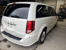 Load image into Gallery viewer, AC A/C AIR CONDITIONING COMPRESSOR Town &amp; Country Caravan Ram Van 11-19 - DG138176
