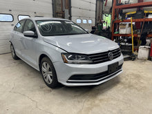 Load image into Gallery viewer, AC A/C AIR CONDITIONING COMPRESSOR Beetle Jetta Passat 16-18 - DG137931
