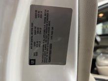 Load image into Gallery viewer, AC A/C AIR CONDITIONING COMPRESSOR Lucerne DTS 2006-2011 - DG138564
