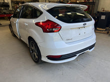 Load image into Gallery viewer, AC Compressor Ford Focus 2016 - DG140381
