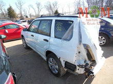 Load image into Gallery viewer, Radio AM FM CD Subaru Forester 2007 07 2008 08 - MM851123
