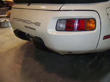 Load image into Gallery viewer, Park Lamp Light  PORSCHE 928 1983 - NW83355
