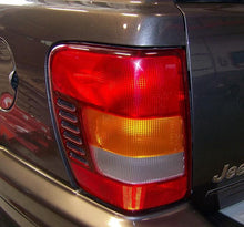 Load image into Gallery viewer, AMPLIFIER Jeep Grand Cherokee 2003 03 2004 04 - NW135129
