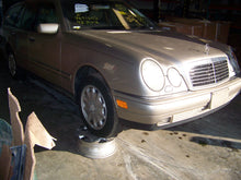 Load image into Gallery viewer, ECU ECM COMPUTER MERCEDES CLK320 ML320 1998 98 1999 99 - NW61301
