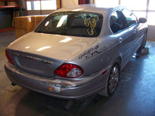 Load image into Gallery viewer, Radio Jaguar X Type 2003 03 AM FM - NW137855
