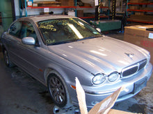Load image into Gallery viewer, Radio Jaguar X Type 2003 03 AM FM - NW137855
