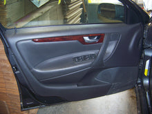 Load image into Gallery viewer, TRANSMISSION COMPUTER Volvo S60 V70 XC90 05 06 07 - NW39099
