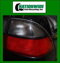 Load image into Gallery viewer, Grille  SAAB 9-5 2001 - NW98679
